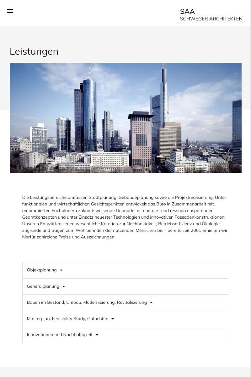 Mobile Ansicht der Leistungsseite des Architekturbüros 'SAA Schweger' als Beispiel für das moderne, responsive Webdesign.